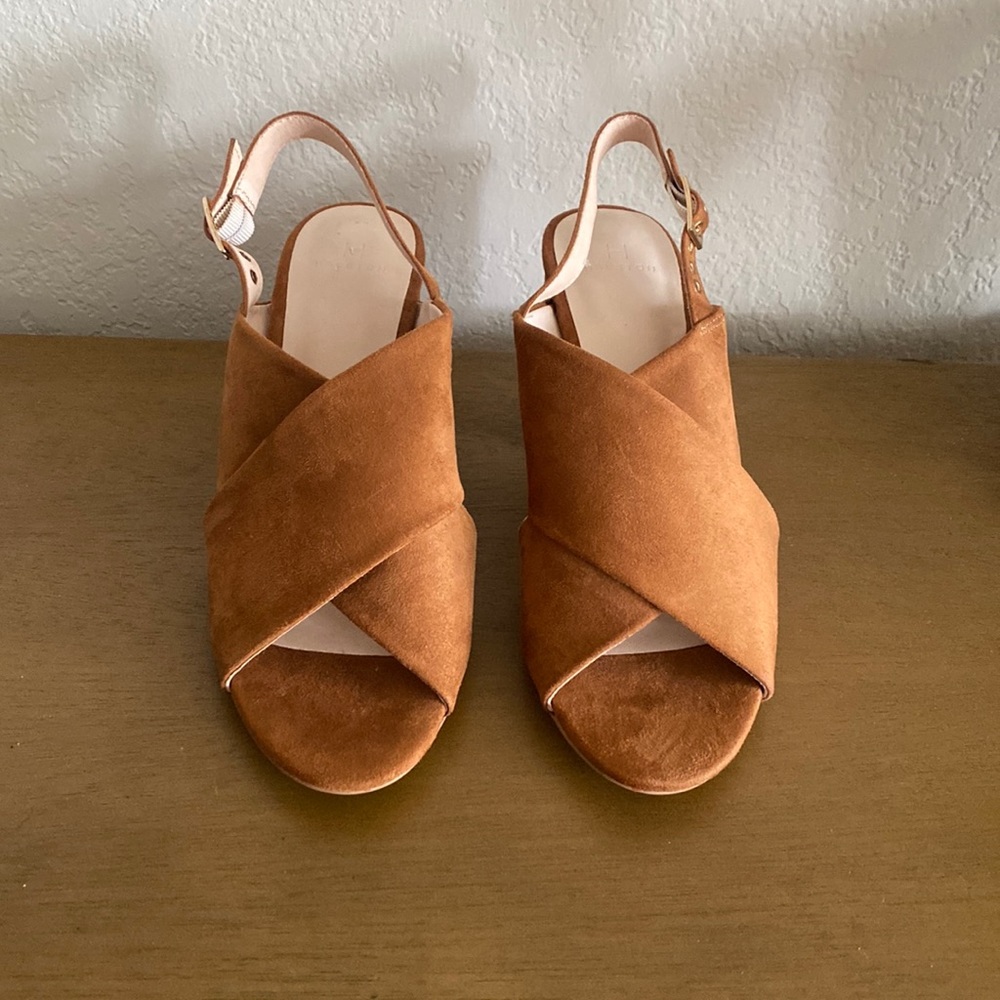 Halston brand new block heels size 8